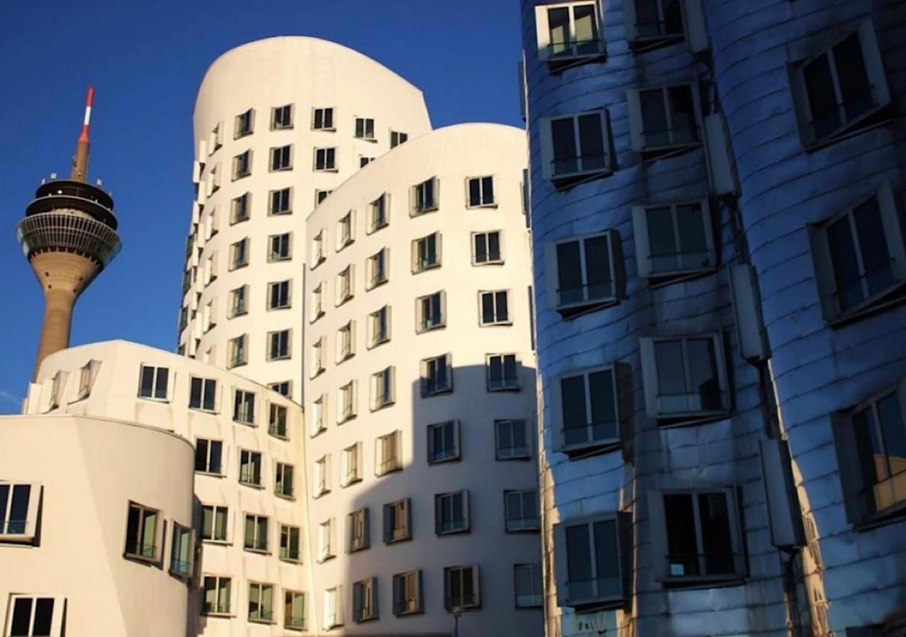 Medienhafen Apartment Direkt Am Zentrum Düsseldorf Eksteriør bilde