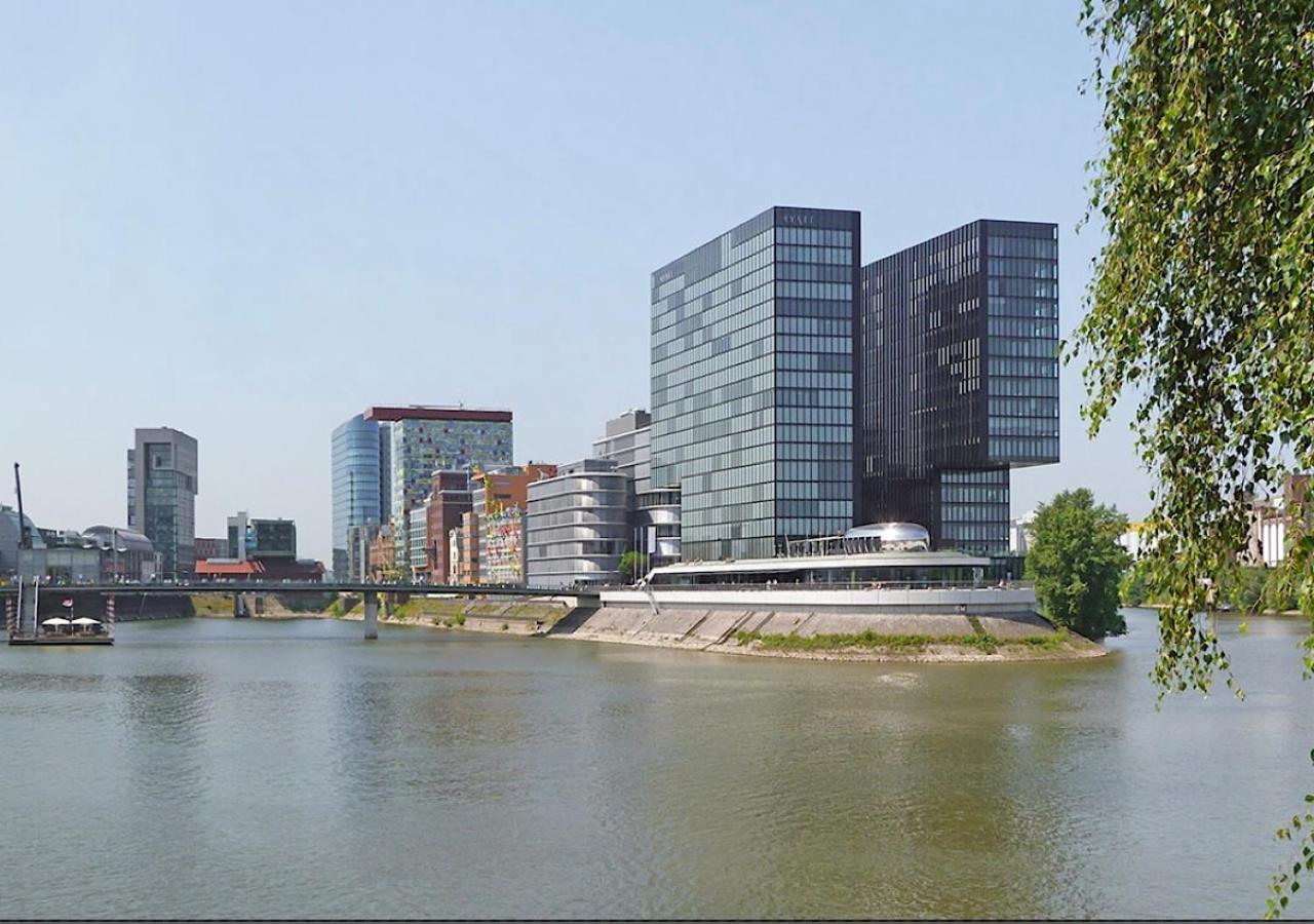Medienhafen Apartment Direkt Am Zentrum Düsseldorf Eksteriør bilde