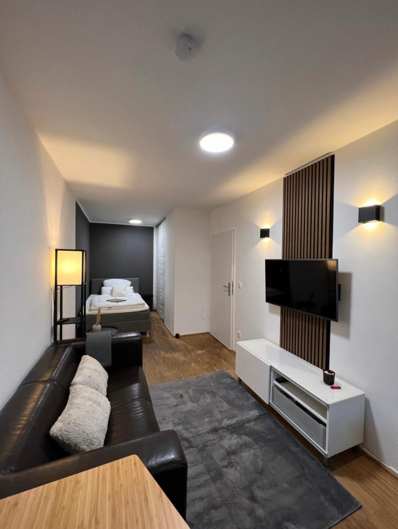 Medienhafen Apartment Direkt Am Zentrum Düsseldorf Eksteriør bilde