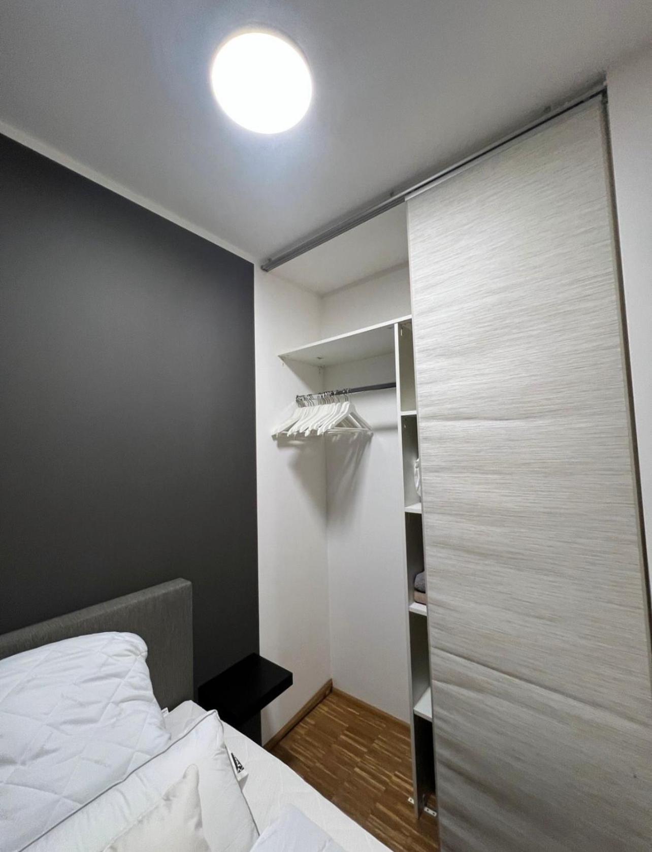 Medienhafen Apartment Direkt Am Zentrum Düsseldorf Eksteriør bilde