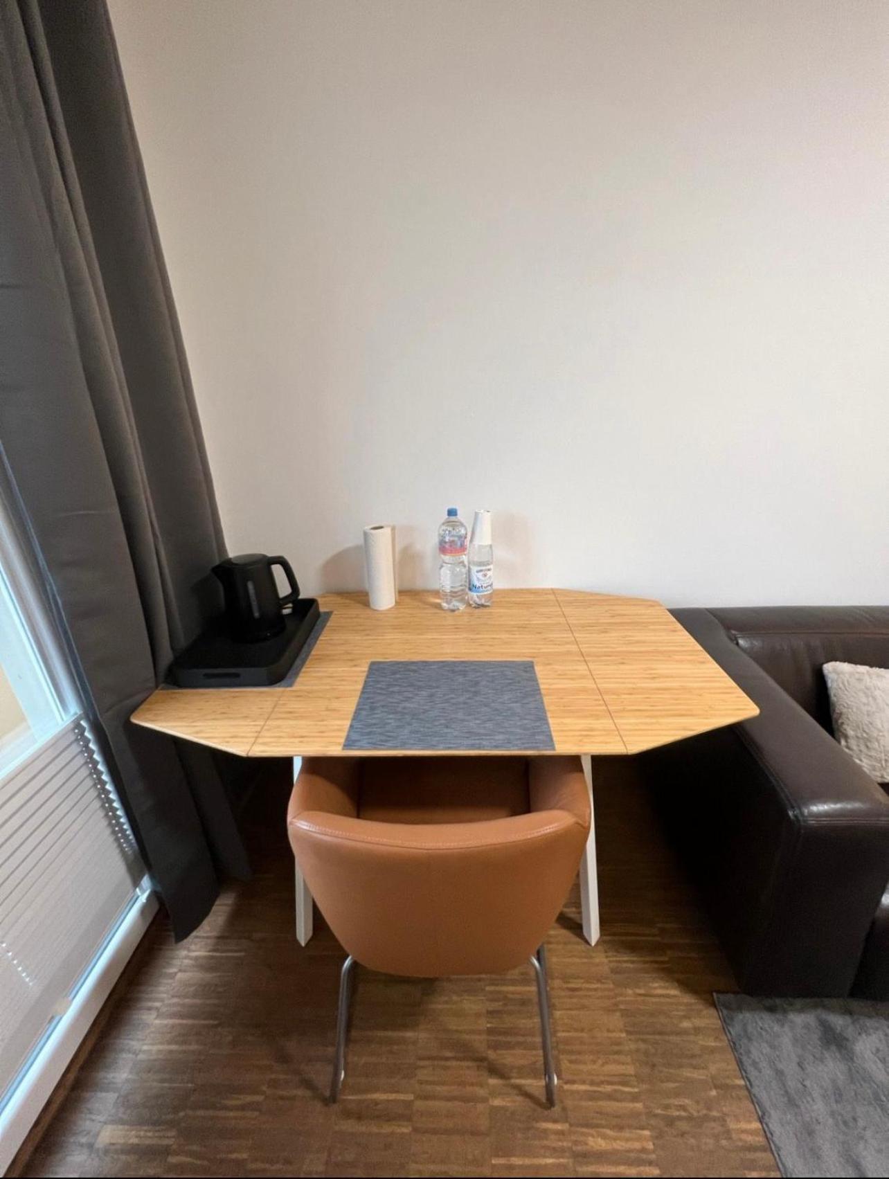 Medienhafen Apartment Direkt Am Zentrum Düsseldorf Eksteriør bilde